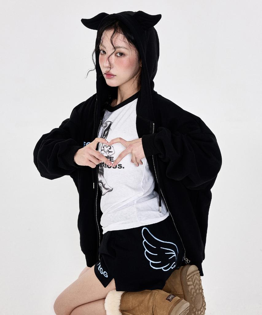Yegeu Wing Shorts Black