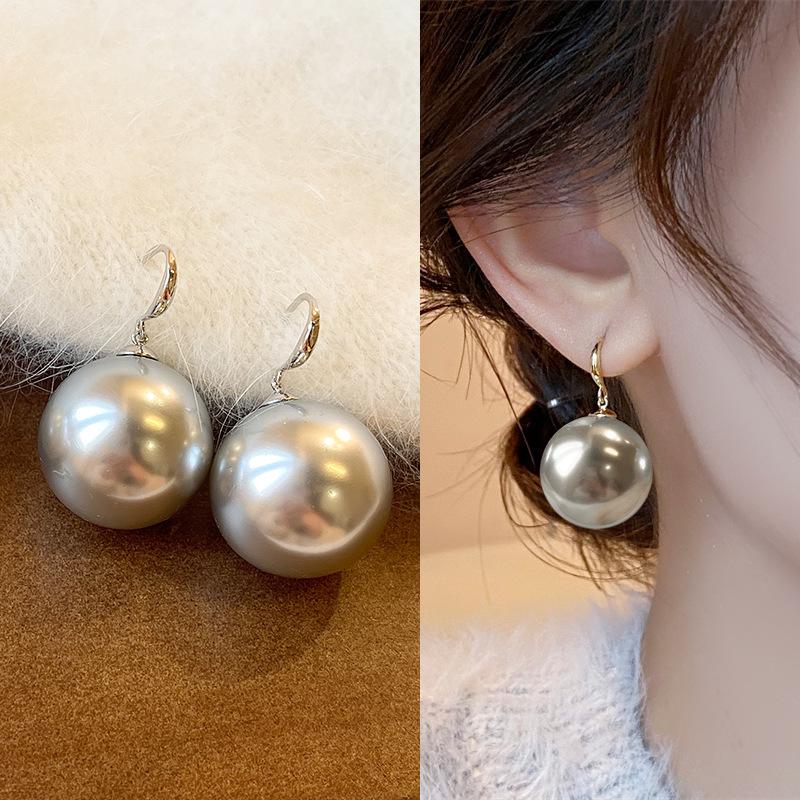 Zhenduo Large Pearl Hemp Gray Earrings - French Retro Style with Elegant Luxury Hooks