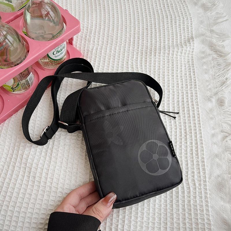 One Shoulder Crossbody Mini Mobile Phone Cloth Bag Travel Shopping Vertical Neck Portable Wrist Change Bag Versatile