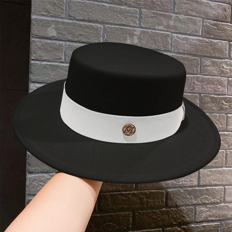 Cappello a tesa piatta in stile britannico con materiale in feltro di lana e tesa larga per la moda invernale
