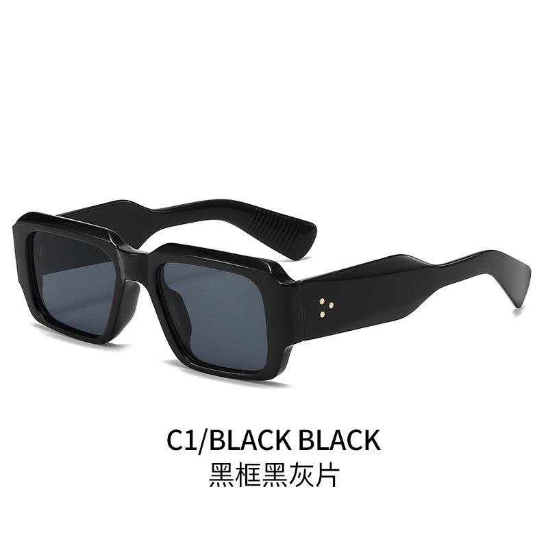 Modne kwadratowe okulary przeciwsłoneczne dla kobiet i mężczyzn  Stylowy design z nitami  Ochrona przed promieniowaniem UV  Modne odcienie do ochrony przed słońcem