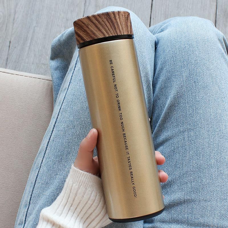 Трендова ізольована чашка для води з нержавіючої сталі з кришкою під дерево – Стильна корейська чашка для чаю для чоловіків, жінок, пар та студентів