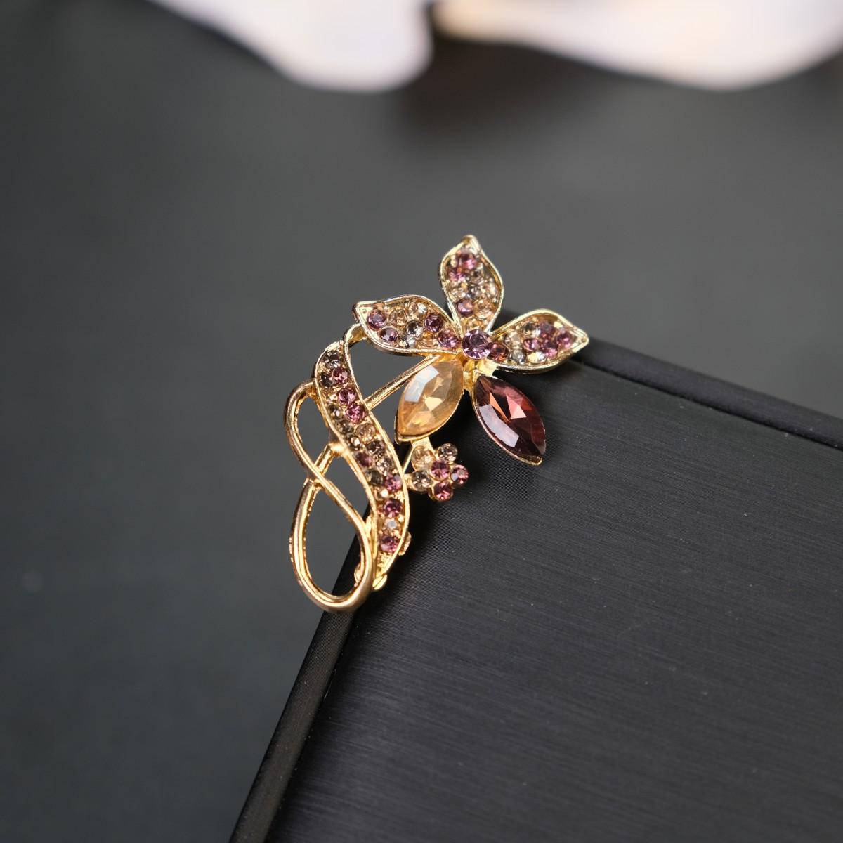 Elegant Rhinestone Crystal Wreath Brooch – Colorful Luxury Corsage Pin