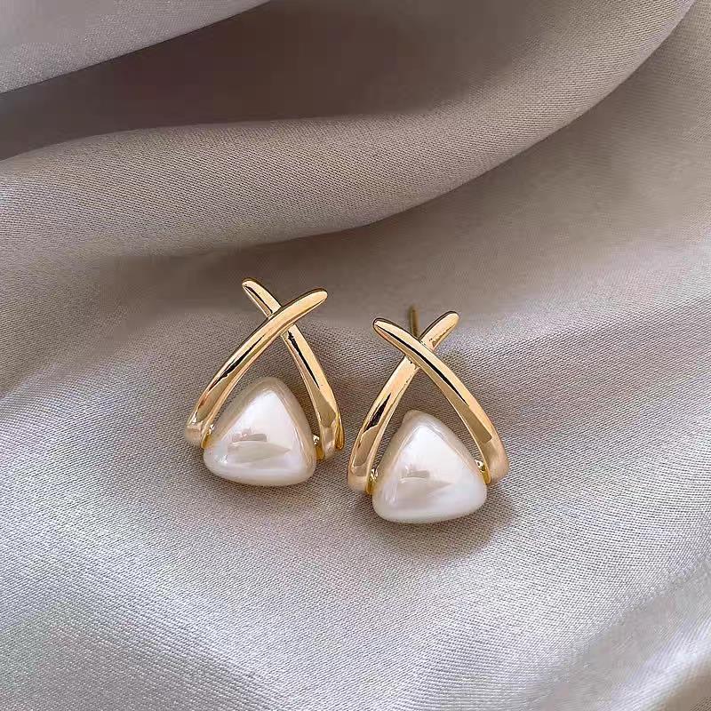 2025 High-End French Pearl Earrings: Unique, Luxurious Studs for Women