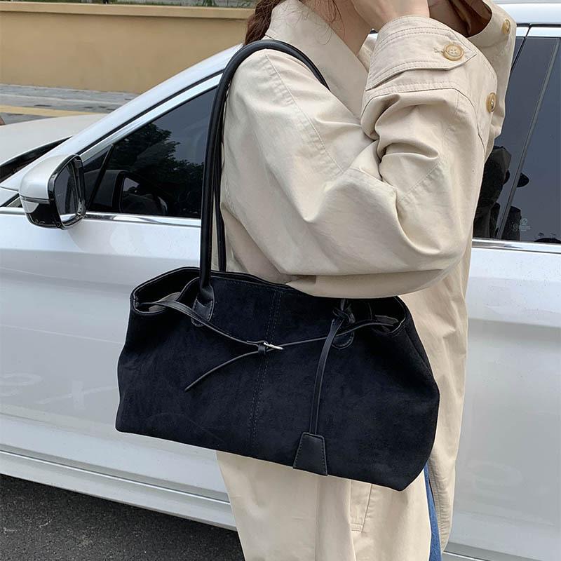 

Ретро матовая кожаная сумка женская новая модная вместительная повседневная высококлассная сумка подмышку чёрный