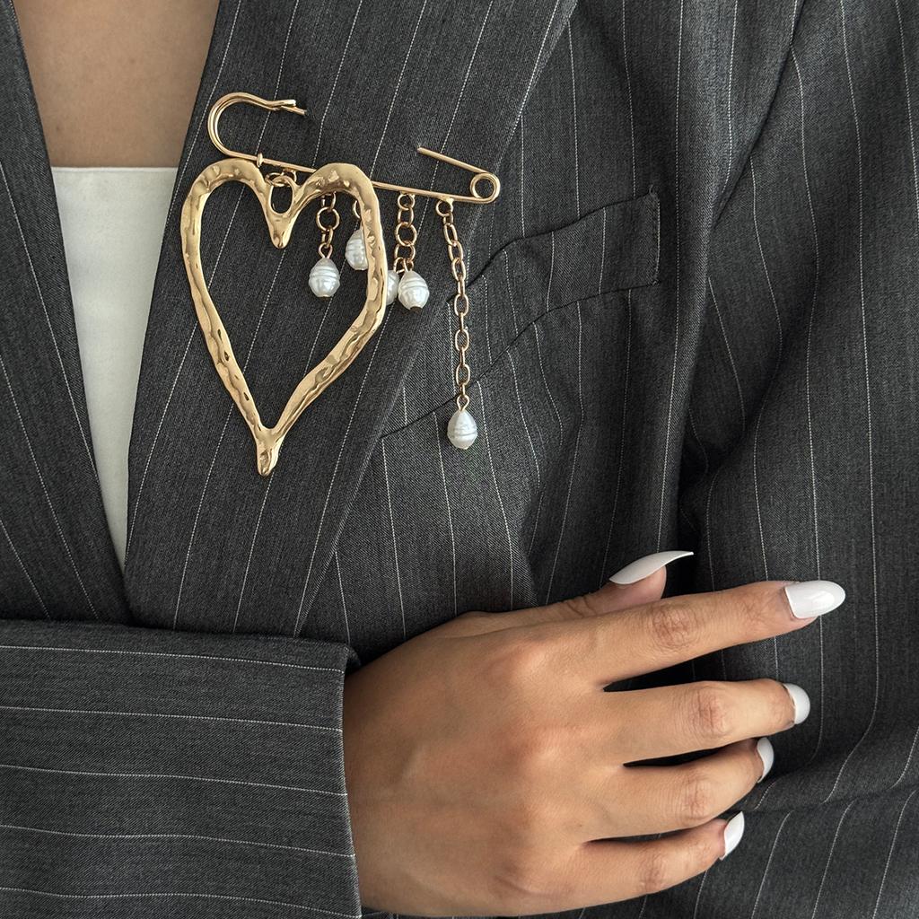 1 Stück Europäischer und Amerikanischer Schmuck Übertriene Französische Ins Lava Liebe Legierung Brosche, Modische Perlenfransen Hosenkettennadel