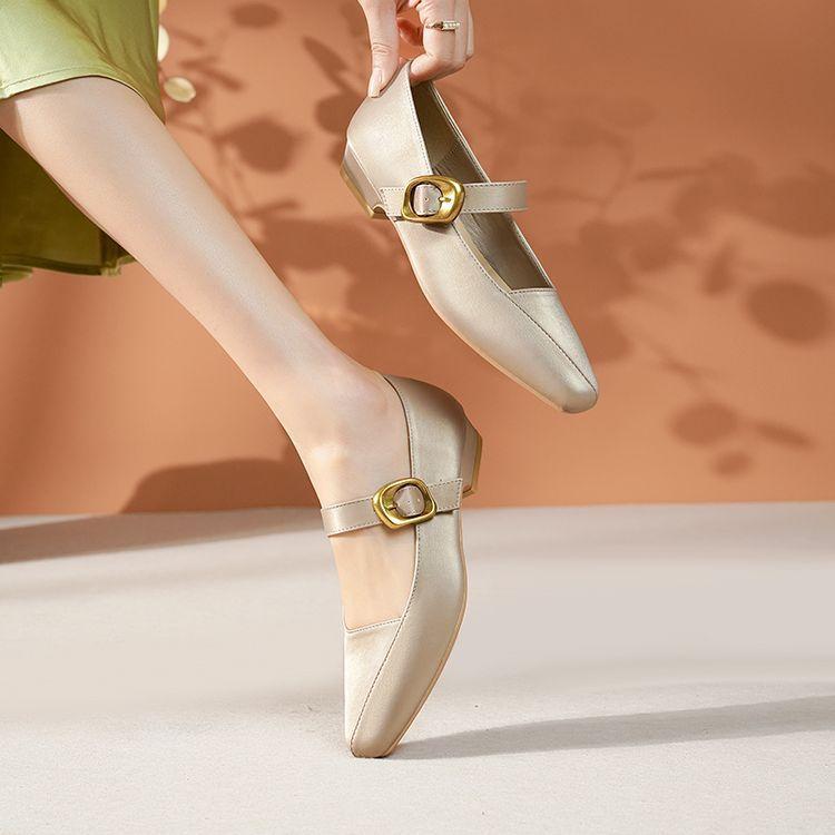French 2025 new thick heel one-word buckle with square head spring and autumn single shoes gentle low heel light mouth Mary Jane women's shoes
