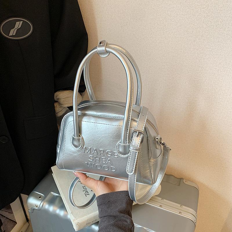 

High-end small bag women s new fashion versatile messenger bag popular portable pillow bag серебряный