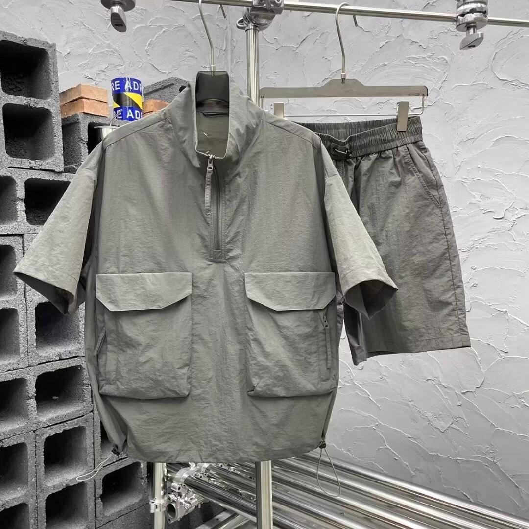 

Мужской повседневный спортивный костюм-двойка в корейском стиле: Свободная футболка с полумолнией и шорты Niche M серый