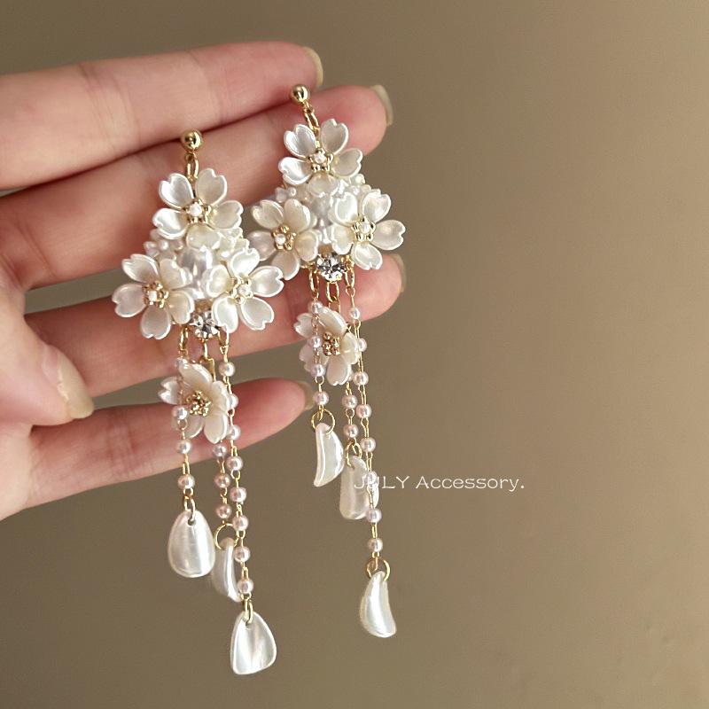2025 White Chiffon Flower High-End Fairy Stud Earrings for Big Round Faces