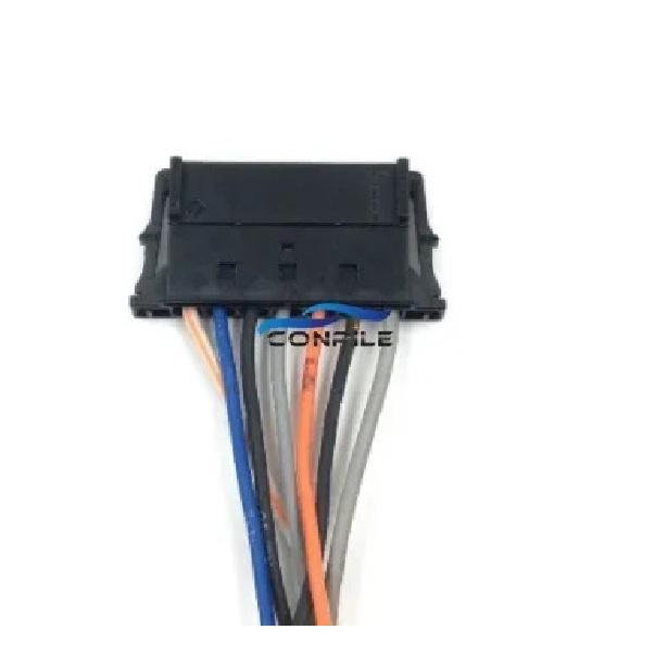 used  for Mercedes-Benz W204 C180 C200 C63 taillight lamp socket plug 043 545 66 20 A2115450328