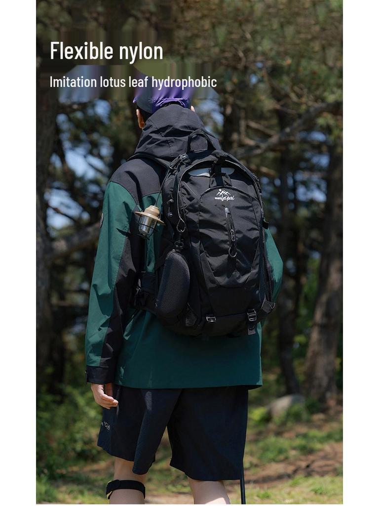 Unisex Large Capacity Lightweight Hiking Backpack for Outdoor Travel and Mountaineering