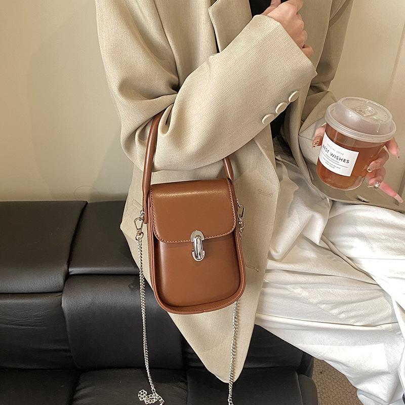 

Premium texture portable small bag women s 2025 spring new fashion chain shoulder messenger bag mini mobile phone bag коричневий
