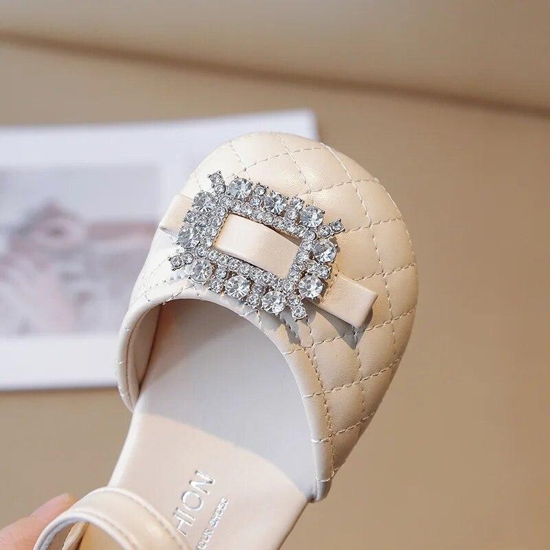 Mädchen-Sandalen, Frühling, weiches Leder, Prinzessinnenschuhe, geschlossene Zehen, modische Strasssteine, weiche Sohle, Kinderschuhe für Party, Hochzeit, Alias
