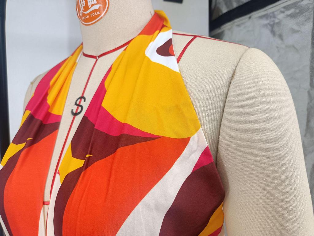 Bedruckter lässiger ärmelloser rückenfreier Jumpsuit mit Trägern und tiefem V-Ausschnitt, weitem Bein für Damen