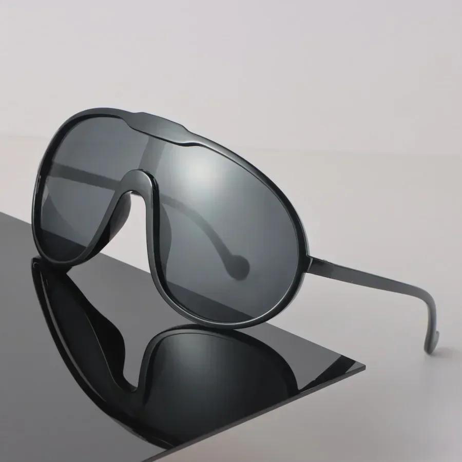 Classic Square Casual Fashion Sunglasses Women Men Vintage Stylish Oval Shaped Minimalist Female Male