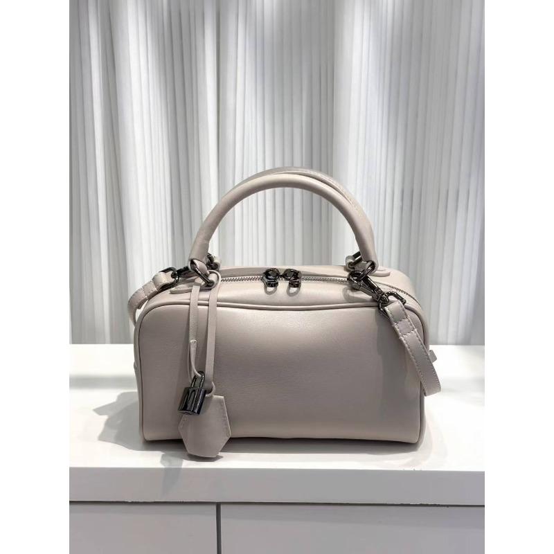 Bowling Bag Women's Lambskin Portable Oblique Span Bag Stylish and Simple Lock Design High Quality Commuter Bag