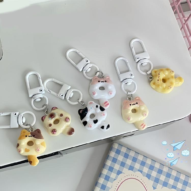 6Pieces Cats Phone Chain Fashion Bag Accessory Stylish Cats Phone Pendant Resin Texture Suitable for Unique Home Decors