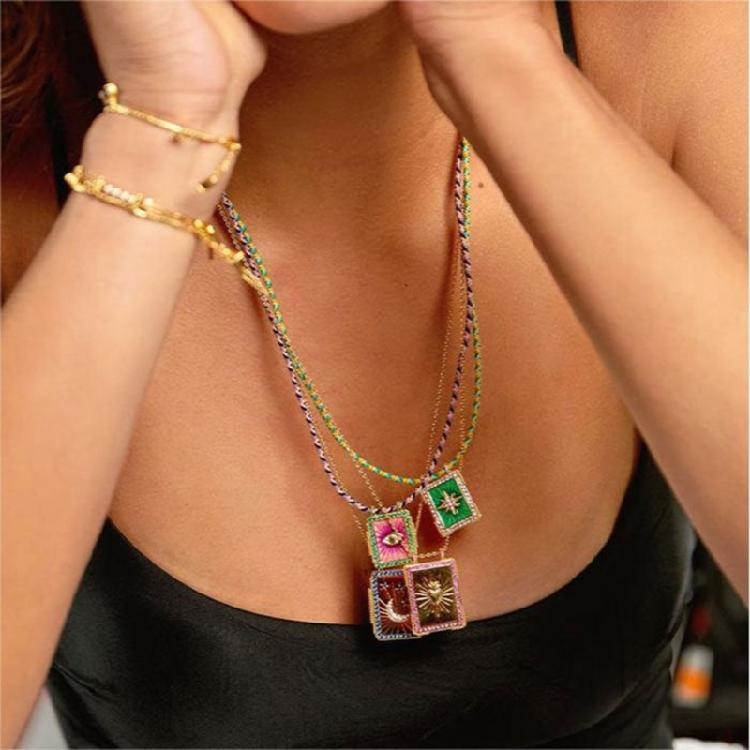 Chic Tarot Card Designs Necklace Adjustable Length Tarot Symbolic Card Pendant Necklace for Daily and Party Wear
