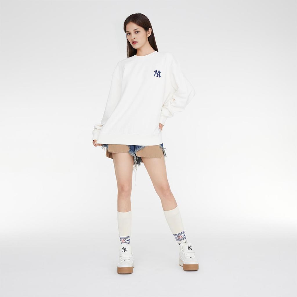 MLB FW23 New York Yankees Retro Gradient Crewneck Sweatshirt Unisex sweatshirt White 3AMTM0234-50CRD