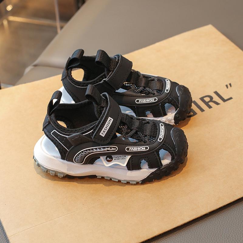 Boys Sandals Hollowed Out Breathable Kids Fashion Shoes Toes Capped Anti-kicked 2025 Summer New Children Beach Shoes Non-slip