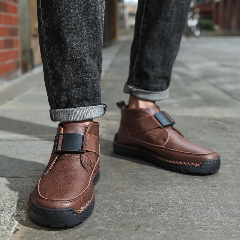 Fashion Men's handmade stitched shoes Casual and comfortable Outdoor walking daily office autumn and winter men's short Black boots