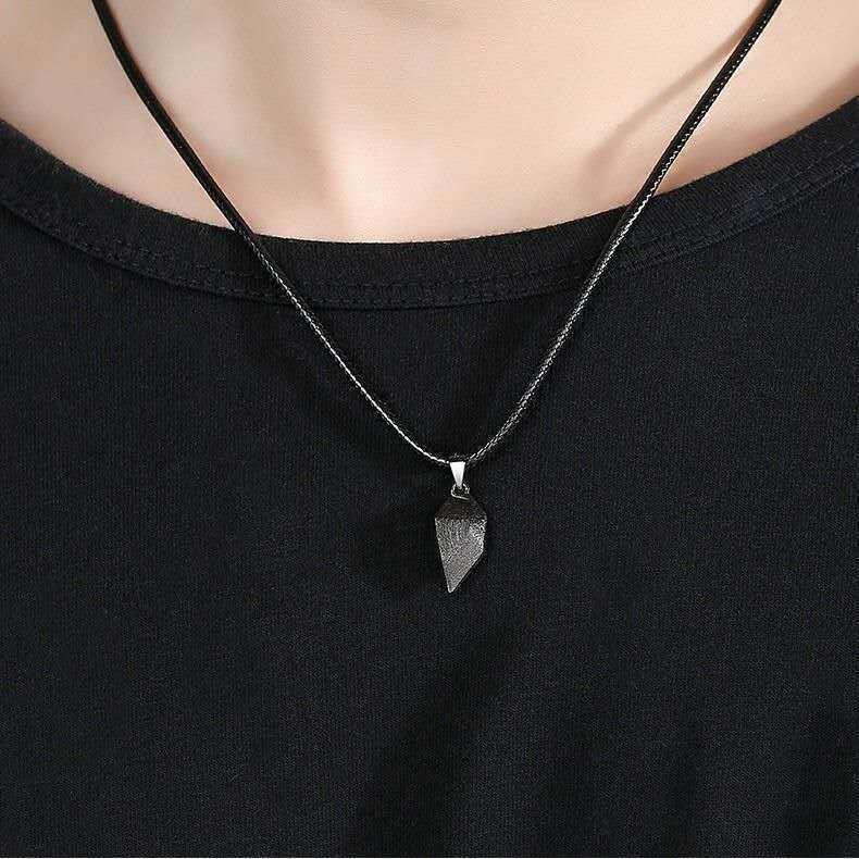Romantic Magnetic Heart Couple Necklace - Valentine's Day Gift Engraved Clavicle Chain for Men & Women