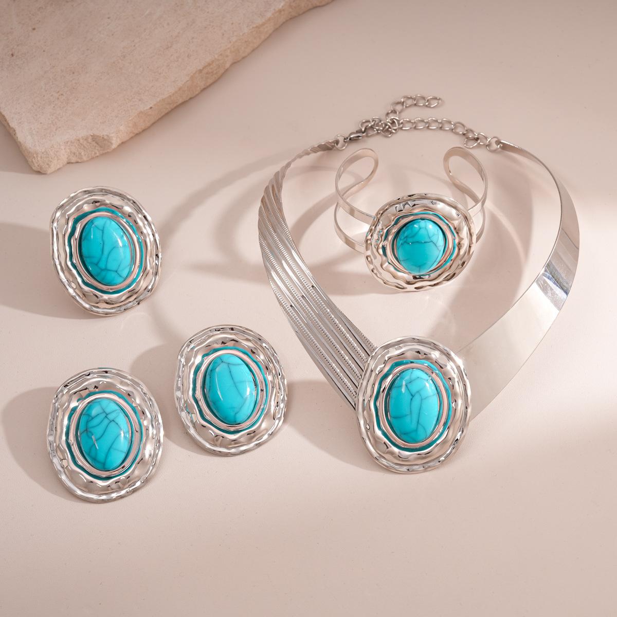 

European, American and Medieval Oval Acrylic Necklace Light Luxury High Sense Collarbone Chain Exaggerated Necklace Women