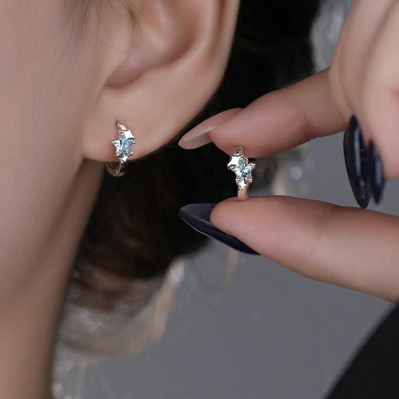Fashionable and Elegant Blue Star-shaped Ear Studs for Women, Exquisite and Versatile, Unique and Exclusive Earrings.