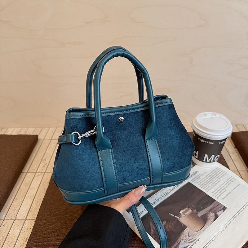 

Commuter retro small bag women s 2025 new autumn and winter versatile messenger bag fashionable and fashionable handbag small bag синий