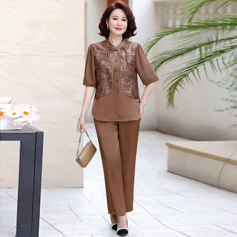 Mom's Summer Chic Mid-Sleeve Two-Piece Set: Stylish Chinese-Inspired Top for Middle-Aged and Elderly Women