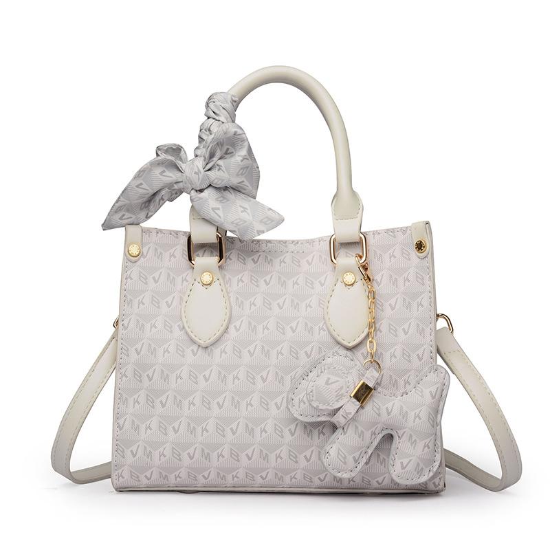 

Trend messenger bag women s 2025 autumn new temperament women s retro simple fashion portable shoulder messenger bag белый