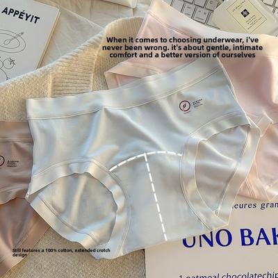 Kelnaitės – Bikiniai, siaurikės, hipsteriškos kelnaitės, glaudės ir retro stiliaus kelnaitės