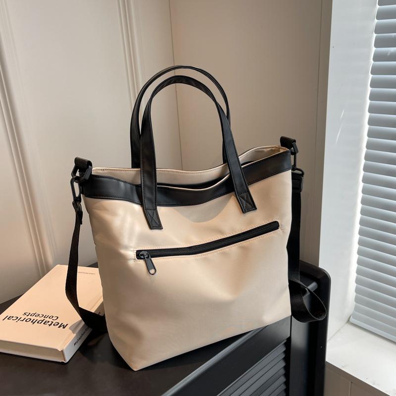 

Вместительная сумка-тоут 2025 новый тренд мода однотонная сумка повседневная простая на плечо через плечо one size fits all хаки