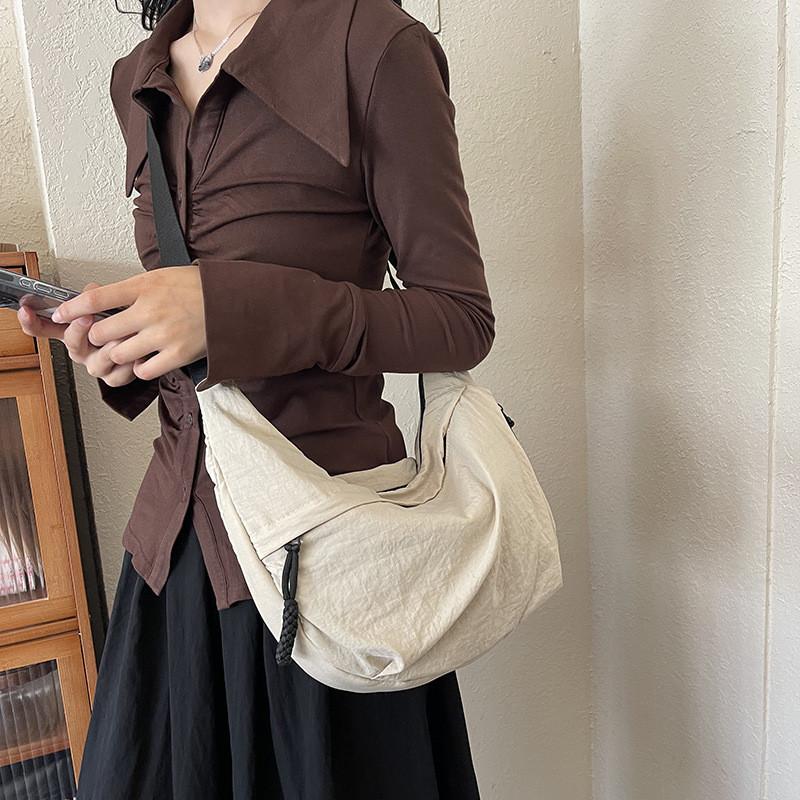 IELGY Large Capacity Commuter Work Cloth Bag Fashion Nylon Dumpling Bag Crossbody Korean Version