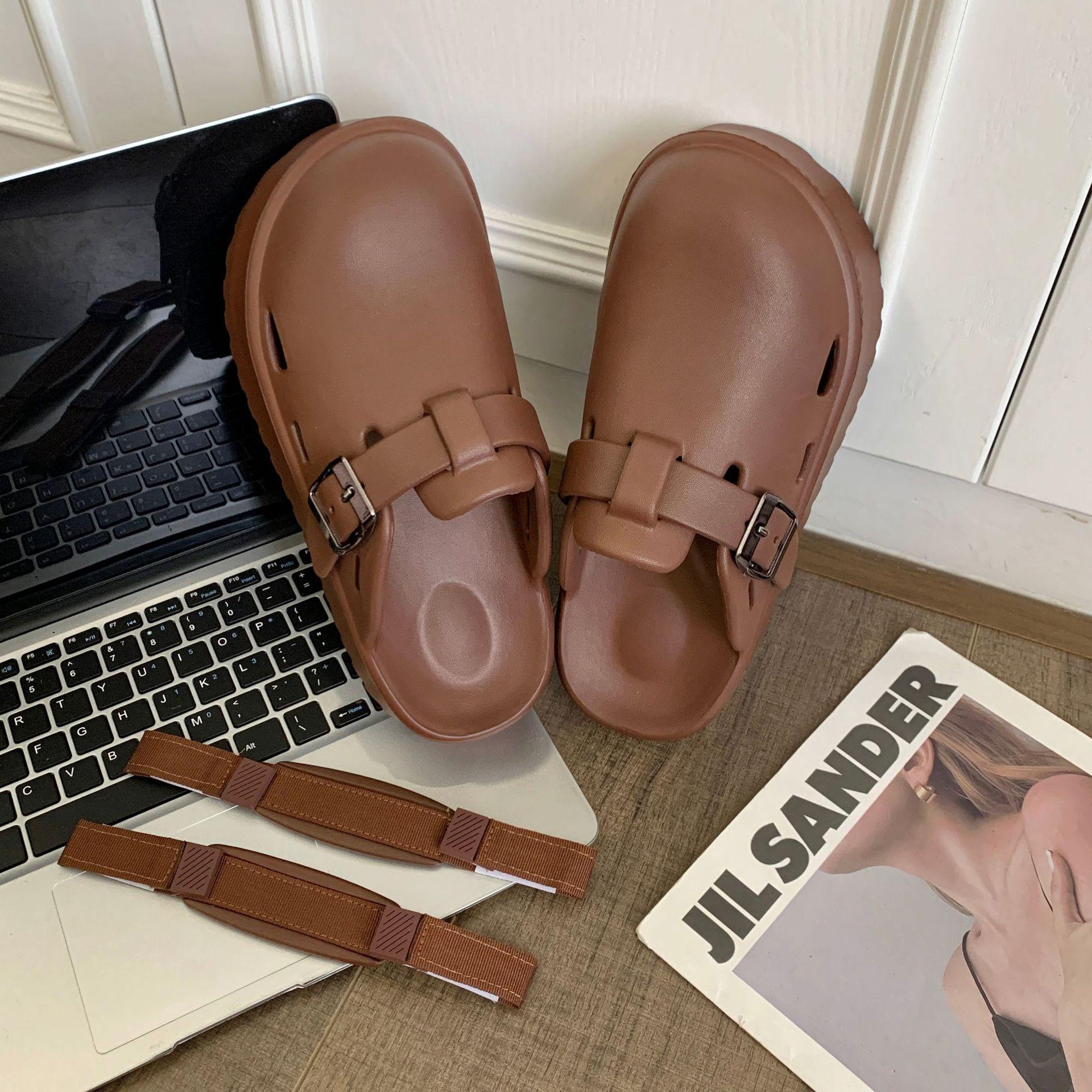 

Fashion Clogs Slippers Women Outdoor Anti-Slip Slippers Shoes Eva Soft Soles Slides New Waterproof Medical Slippers 40-41 коричневий