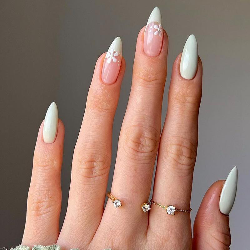 

Wearable Light Luxury Small Flower Green Nail Stickers - Removable Fake Nails Glue
