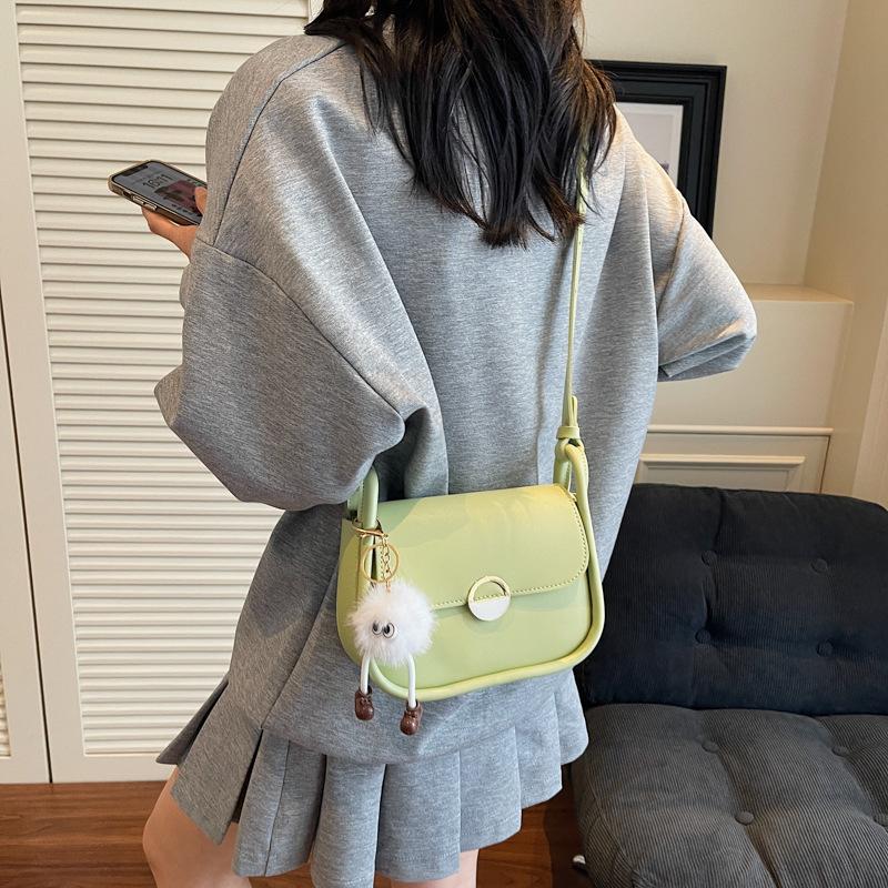 Popular single shoulder underarm bag women's new spring and summer fashion niche messenger bag high-end small square bag