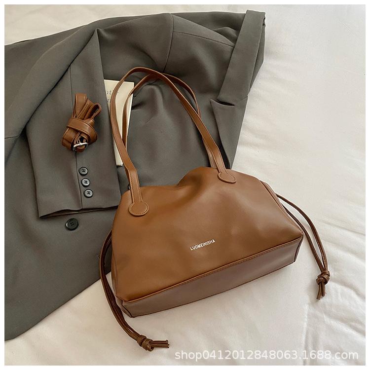 Fashion light luxury shoulder bag women's 2025 new high-end versatile underarm bag large-capacity commuter tote bag