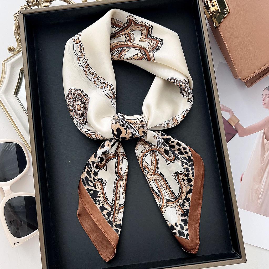 2026 Neues Florales Muster Satin Seiden Schal 70cm Kleines Quadratisches Halstuch Damen Vielseitiges Dekoratives Bandana