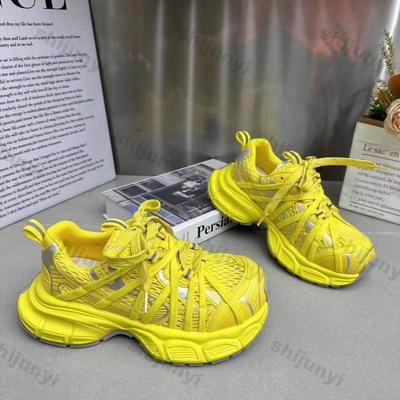 Sneakers con Zeppa da Donna Estate 2025 Nuovi Scarpe Sportive Traspiranti in Rete Aumento Altezza Moda Stringate Scarpe Casual Comode