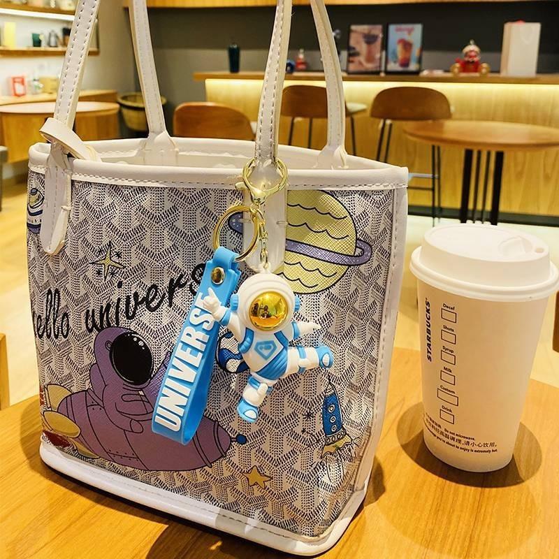 Cartoon Astronaut Charming Keychain Durable Silicone Key Ring For Friends And Family Gifts