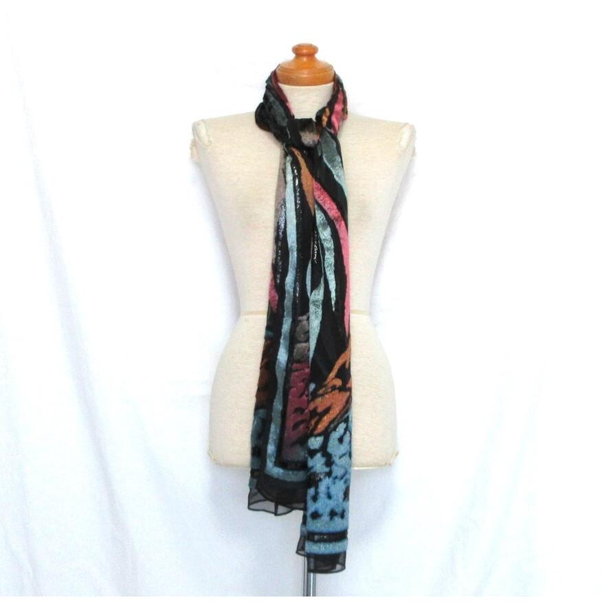 Used Beautiful condition, free shipping, WAKO, black, flocky print pattern, silk blend, large scarf (Made in France, black, silk, gorgeous, ceremony,