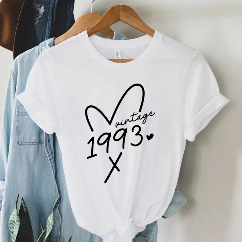

Vintage Born in 1993 Line Love Heart Graphic Letter Printed Women Vintage New Trend Fashion FeUnisex Tshirt Top Clothing S
