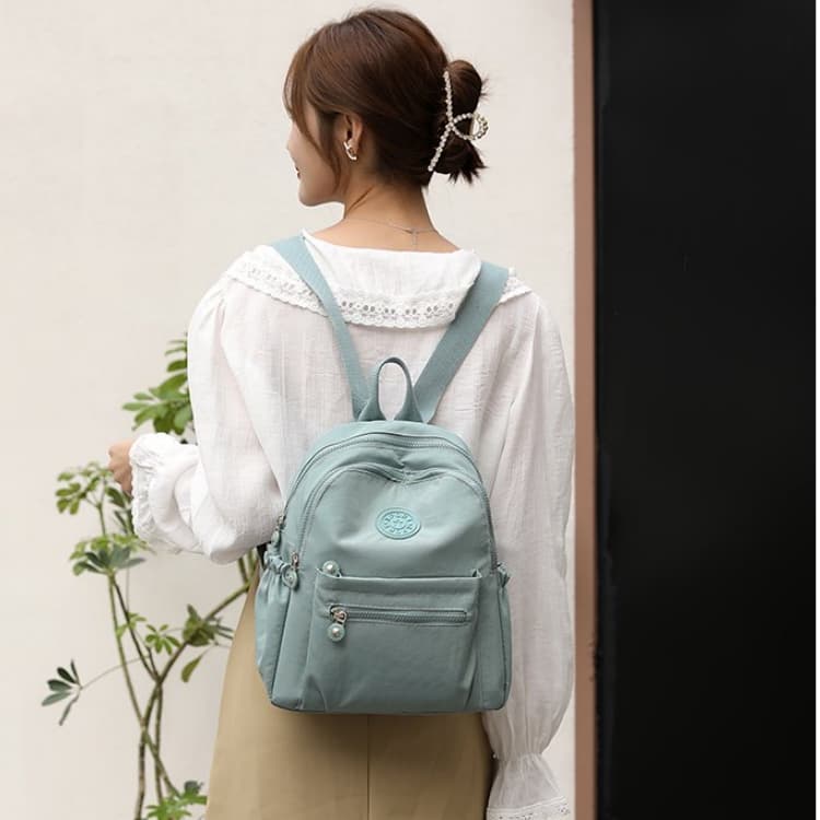 New large capacity women's backpack