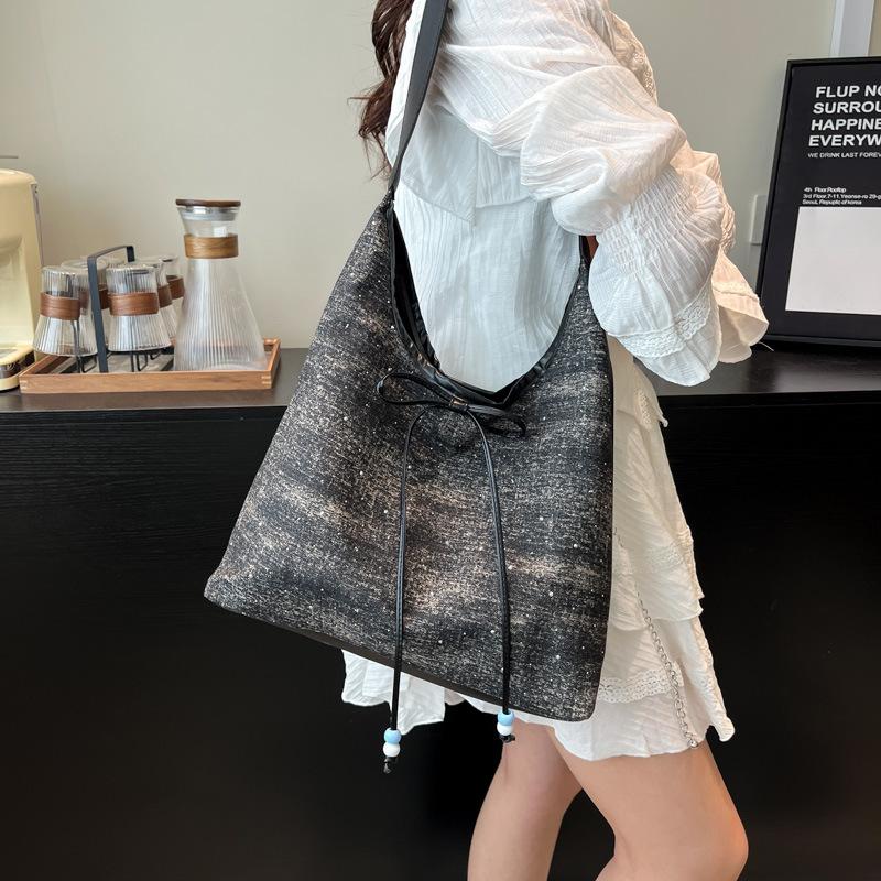 Largecapacity commuter underarm bag women's new spring and summer bow shoulder bag casual denim tote bag
