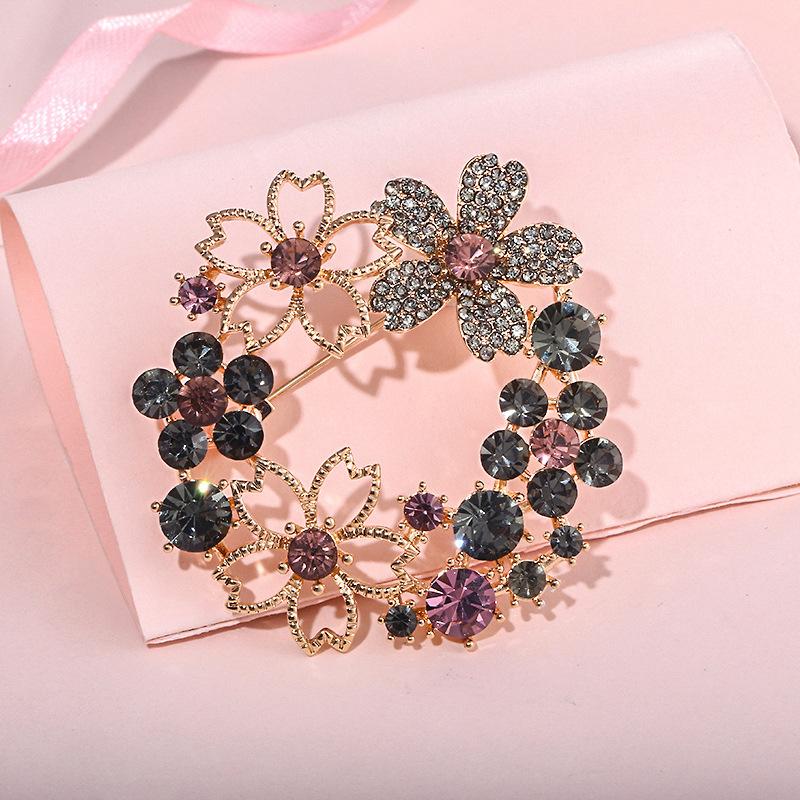 Women's Round Brooch Simple Wreath Buckle Pin Corsage Accessories