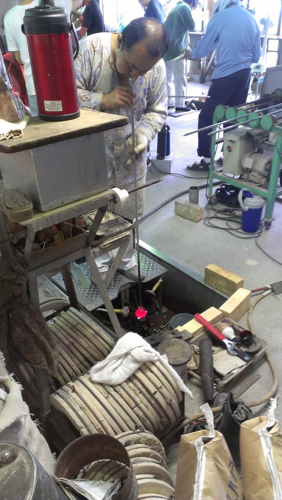 Glass Workshop Saiho Edo Kiriko Glass Cup Pair Cherry Blossom Pattern Made In Japan Wooden Box Pair Glass Kiriko Gift Gift Wrapping [Standard Present]