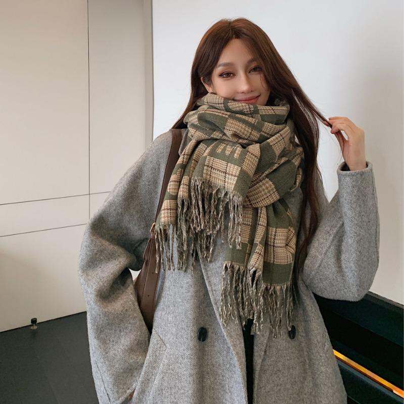 

Scarf winter women s high-end plaid shawl new autumn versatile atmosphere scarf thickened dual-use 190cm зелёный