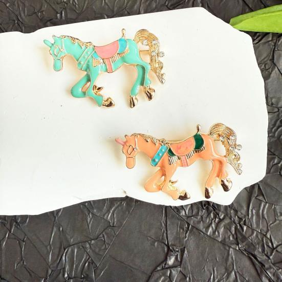 Broszka Koń Wielokolorowa Emalia Złote Krawędzie Kreskówkowy Wzór Rok Konia Pin Torebki Szaliki Akcesoria